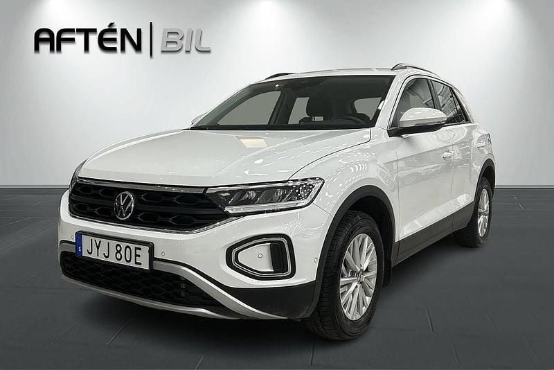 Vit Begagnad 2024 VW T-Roc SUV | 289 700 kr (Marknadspris) - Bild 1/3