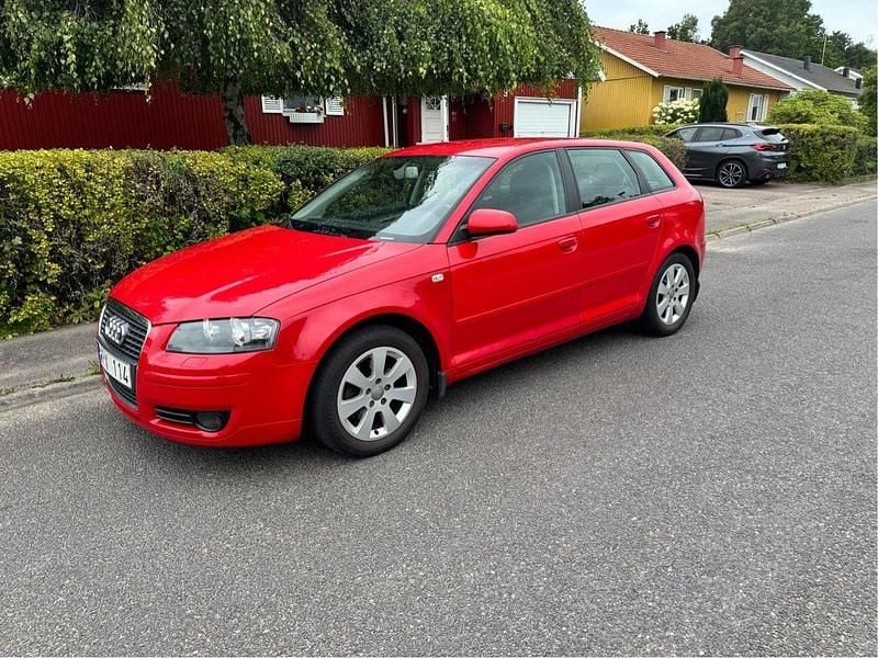 Röd Begagnad 2005 Audi A3 Sportback Ambiente Halvkombi | 24 000 kr (Bra pris) - Bild 1/4