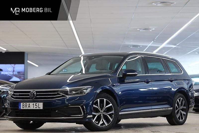 Begagnad VW Passat GTE 218 HK (160 kW) 2023 Blå Kombi