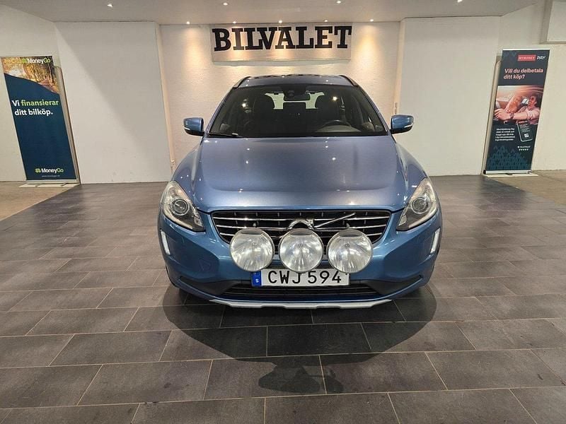 Blå Begagnad 2016 Volvo XC60 Momentum SUV | 159 900 kr (Bra pris) - Bild 1/4