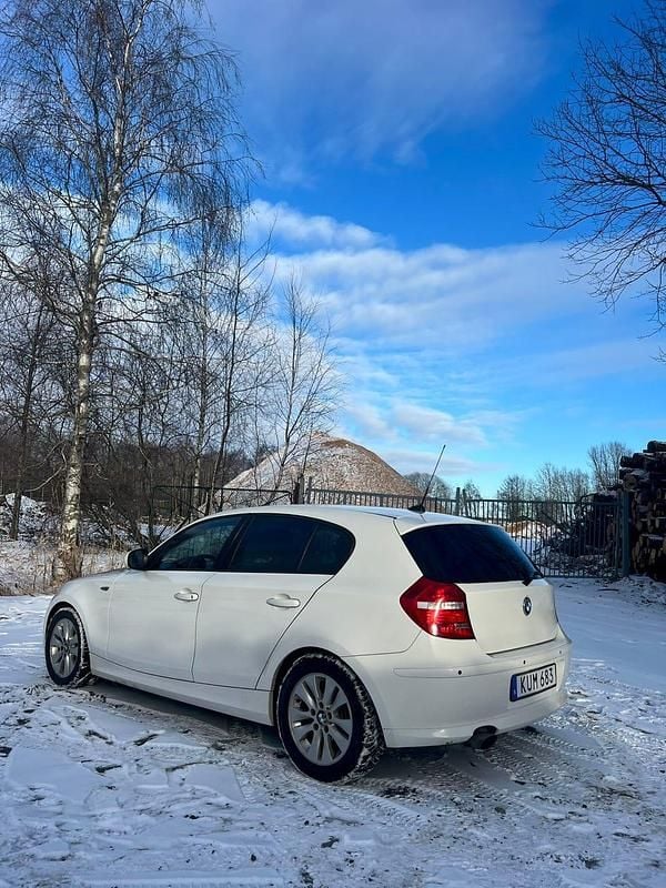 Begagnad BMW 116 122 HK (89 kW) 2010 Halvkombi