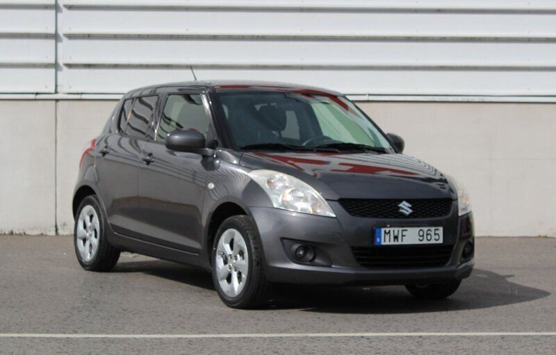Grå Begagnad 2012 Suzuki Swift Halvkombi | 89 500 kr (Lite dyr) - Bild 1/4