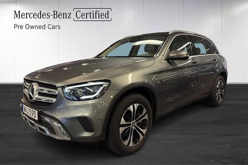Grå Begagnad 2021 Mercedes GLC300 SUV | 389 000 kr (Bra pris) - Bild 1/4