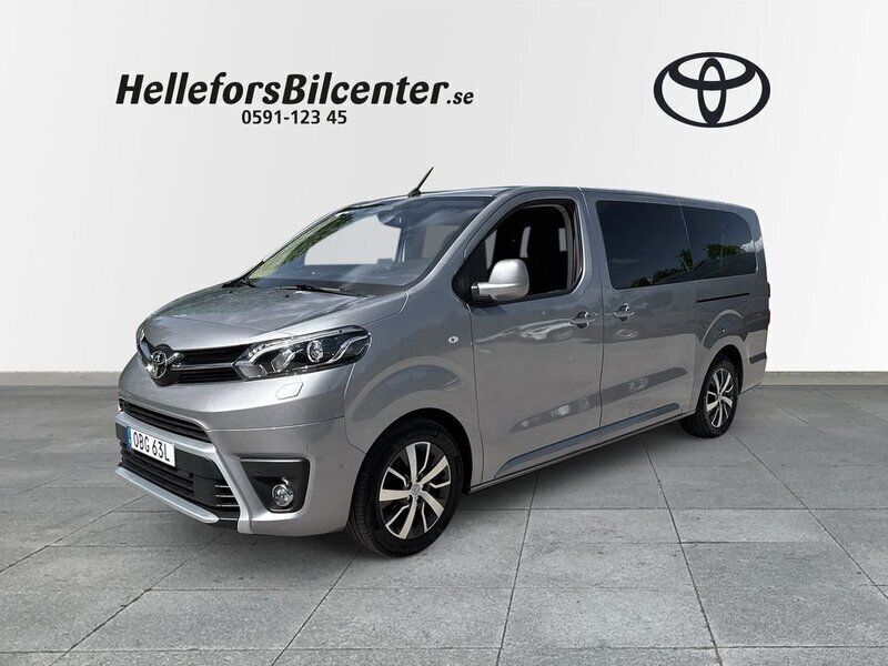 Silver Begagnad 2022 Toyota Proace Verso Premium Kombi | 429 500 kr - Bild 1/3