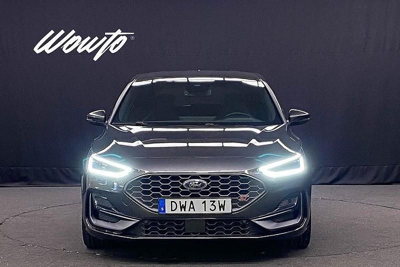 Begagnad Ford Focus ST 280 HK (205 kW) 2023 Grå Halvkombi