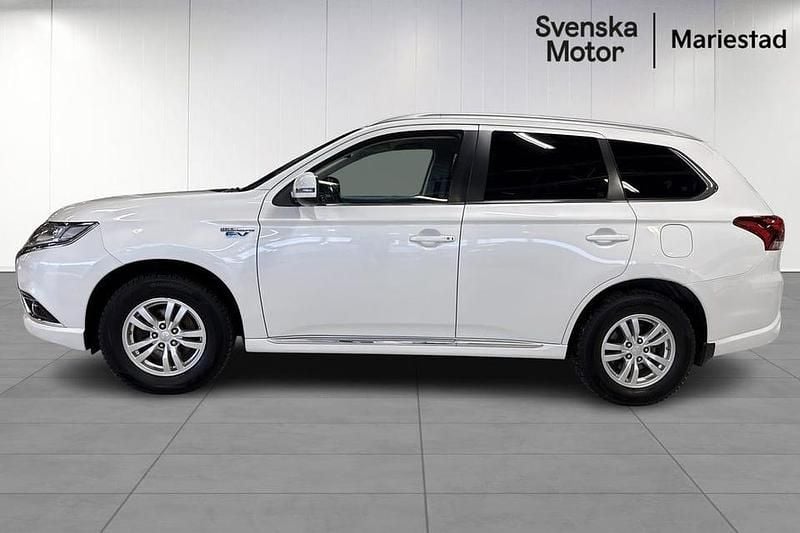 Begagnad Mitsubishi Outlander 205 HK (150 kW) 2016 Vit SUV