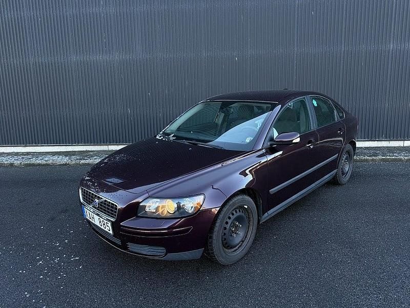Begagnad Volvo S40 140 HK (102 kW) 2005 Röd Sedan
