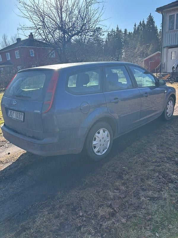 Begagnad Ford Focus 125 HK (91 kW) 2007 Kombi