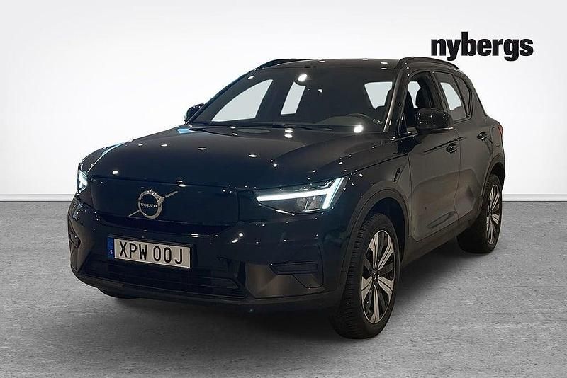 Svart Begagnad 2022 Volvo XC40 Core SUV | 339 000 kr - Bild 1/4