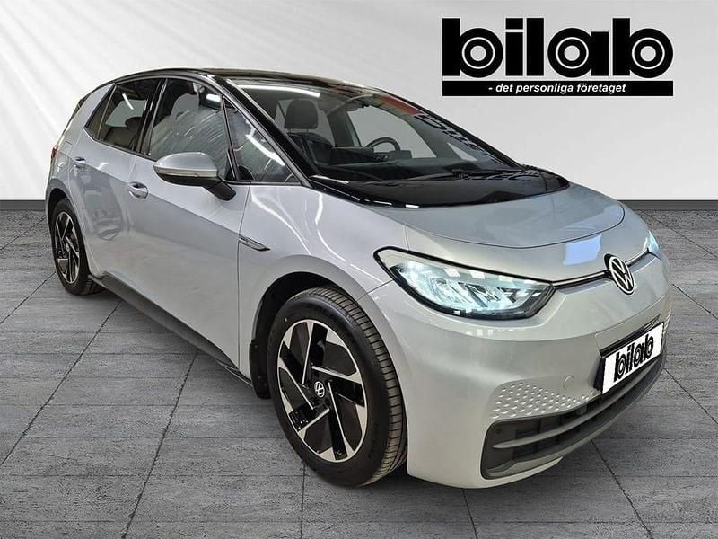 Silver Begagnad 2022 VW ID.3 Pro Performance Halvkombi | 269 000 kr (Marknadspris) - Bild 1/4