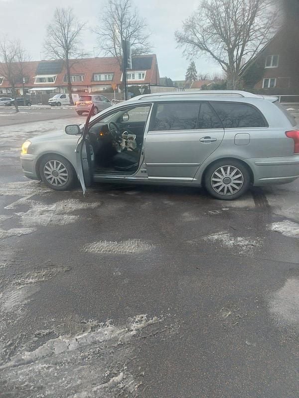 Begagnad Toyota Avensis 147 HK (108 kW) 2008 Kombi