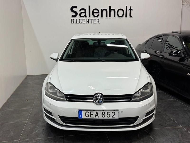 Begagnad VW Golf VII 110 HK (80 kW) 2015 Vit Halvkombi