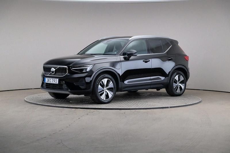 Svart Begagnad 2022 Volvo XC40 Inscription SUV | 335 000 kr (Marknadspris) - Bild 1/4