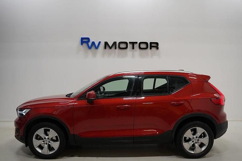 Begagnad Volvo XC40 Momentum 190 HK (139 kW) 2019 Röd SUV