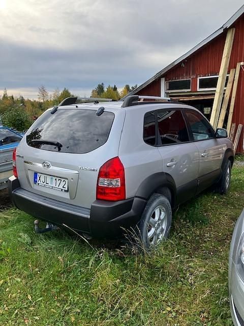 Silver Begagnad 2006 Hyundai Tucson SUV | 10 000 kr - Bild 1/3
