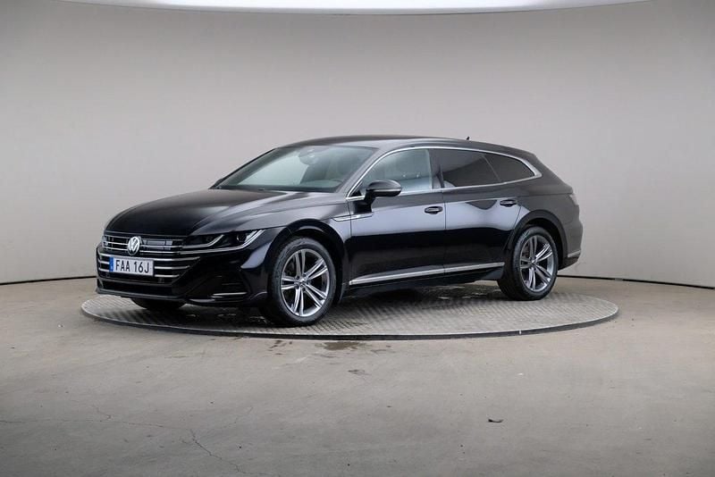 Svart (deep black (pearl)) Begagnad 2022 VW Arteon R-line Kombi | 279 000 kr (Marknadspris) - Bild 1/4