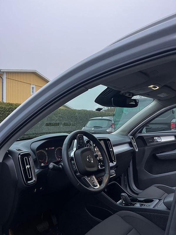 Begagnad 2021 Volvo XC40 SUV | 310 000 kr (Marknadspris) - Bild 1/4
