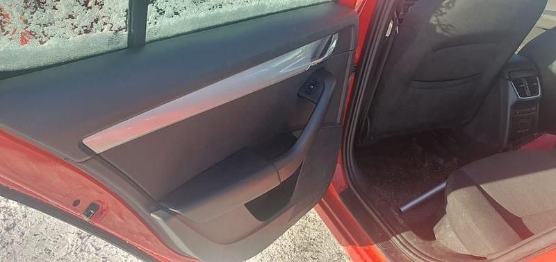 Begagnad Skoda Octavia 105 HK (77 kW) 2015 Halvkombi