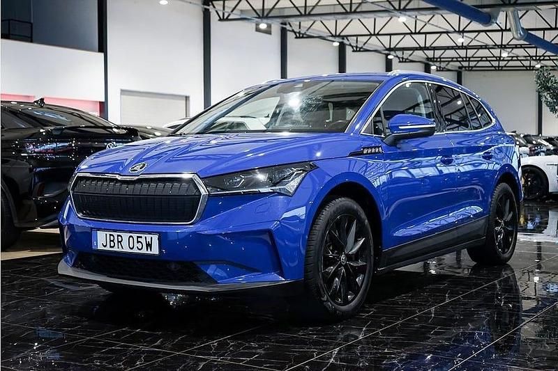 Blå Begagnad 2022 Skoda Enyaq iV SUV | 369 500 kr (Marknadspris) - Bild 1/4