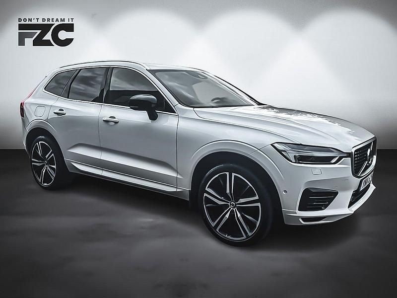 Vit Begagnad 2018 Volvo XC60 R-Design SUV | 329 500 kr (Bra pris) - Bild 1/4