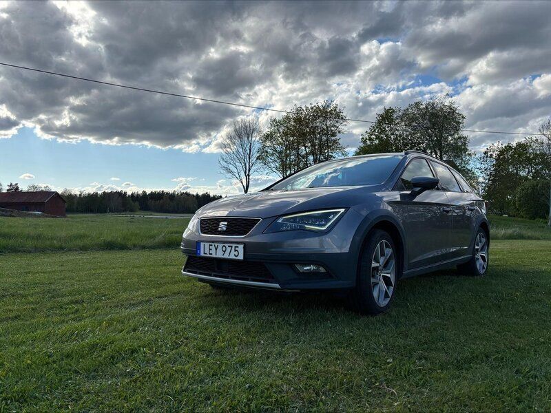 Grå Begagnad 2016 Seat Leon X-Perience Kombi | 109 000 kr - Bild 1/4