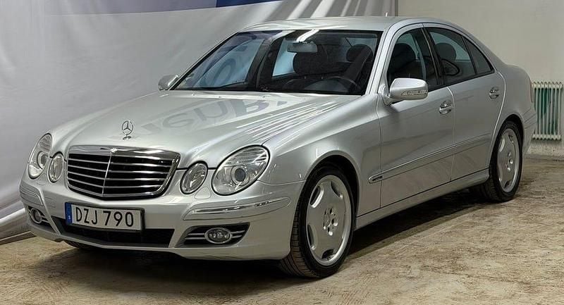 Silver Begagnad 2008 Mercedes E280 Avantgarde Sedan | 69 900 kr (Marknadspris) - Bild 1/4