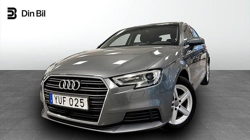Grå Begagnad 2018 Audi A3 Sportback Proline Halvkombi | 199 900 kr (Marknadspris) - Bild 1/4