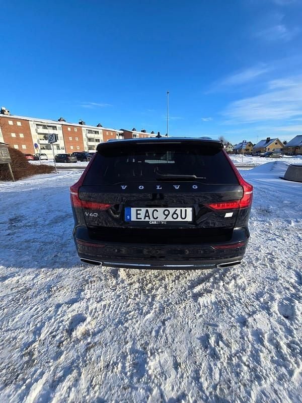 Begagnad Volvo V60 350 HK (257 kW) 2022 Kombi
