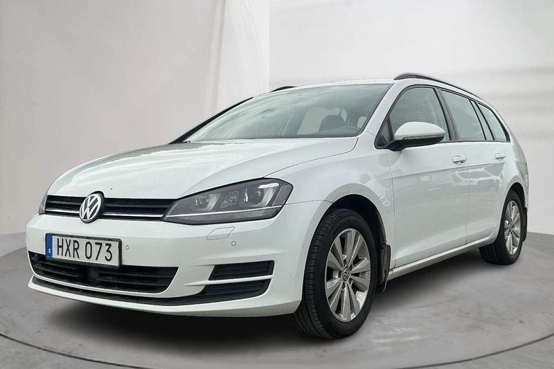 Vit Begagnad 2016 VW Golf VII Sedan | 109 000 kr - Bild 1/4