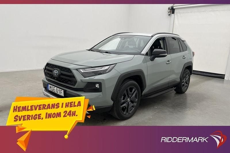Grön Begagnad 2022 Toyota RAV4 Hybrid SUV | 384 800 kr (Marknadspris) - Bild 1/3