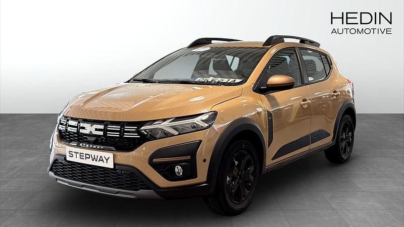 Brun (brown) Ny 2025 Dacia Sandero Extreme Halvkombi | 256 200 kr (Lite dyr) - Bild 1/4