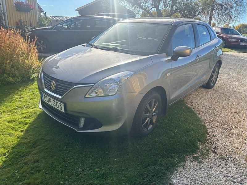 Silver Begagnad 2016 Suzuki Baleno Halvkombi | 115 000 kr - Bild 1/4