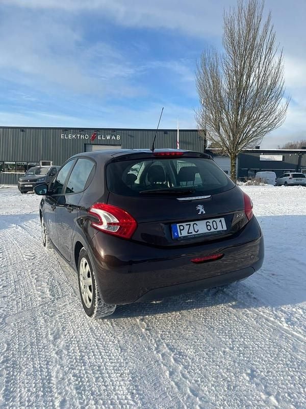 Begagnad Peugeot 208 95 HK (69 kW) 2012 Halvkombi