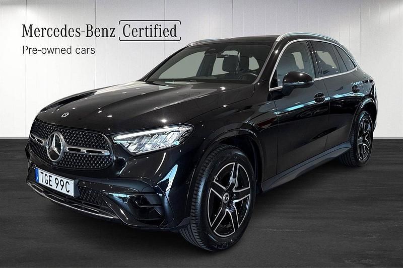 Svart Begagnad 2024 Mercedes GLC300e Advanced Plus SUV | 709 800 kr (Marknadspris) - Bild 1/4