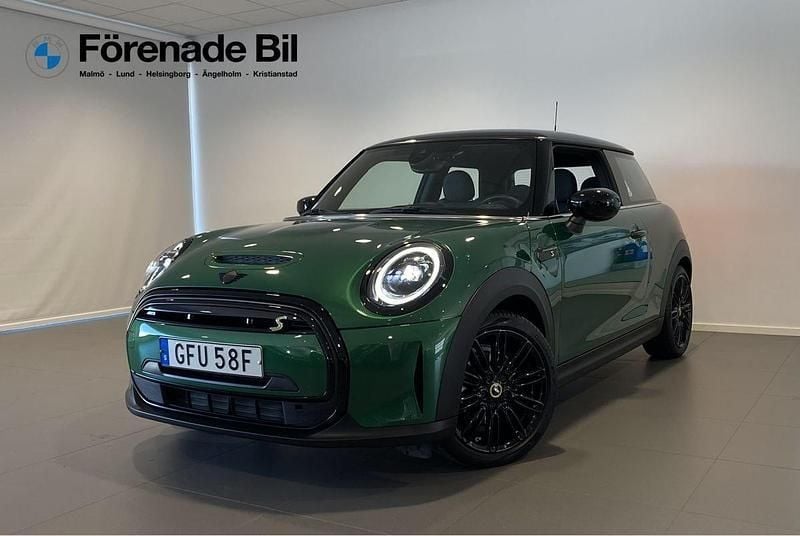 Grön Begagnad 2022 Mini Cooper SE Halvkombi | 219 000 kr (Marknadspris) - Bild 1/4