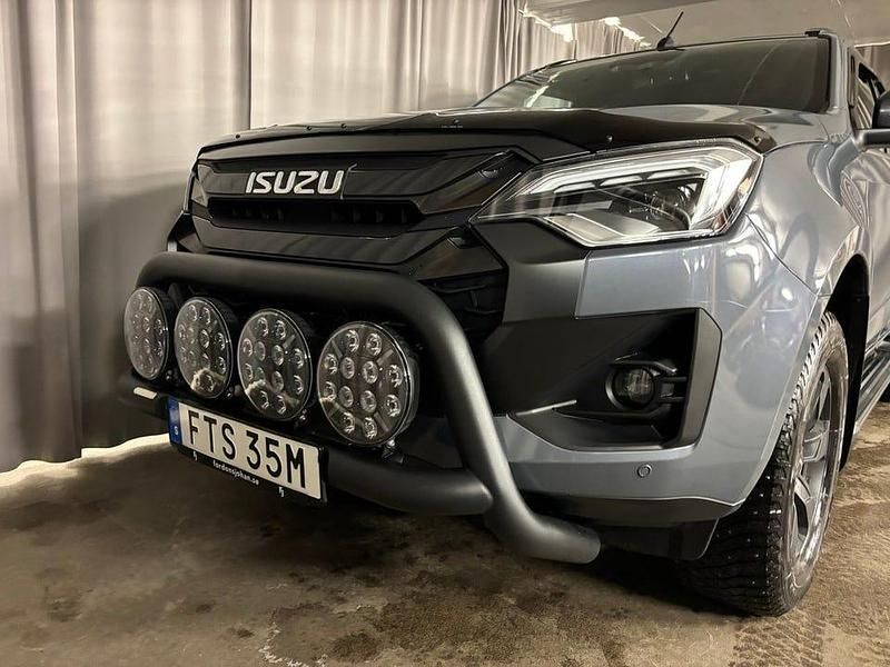 Begagnad Isuzu D-Max 163 HK (119 kW) 2024 Grå Pickup
