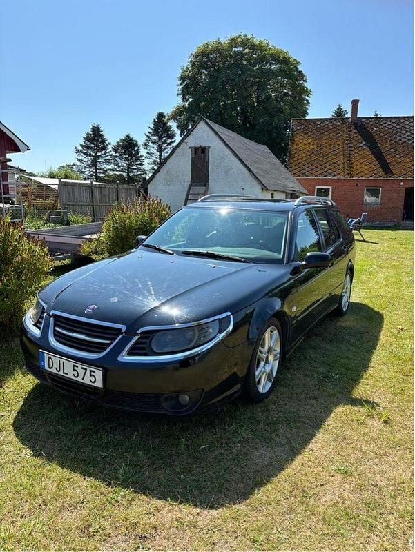 Svart Begagnad 2008 Saab 9-5 Linear Kombi | 18 000 kr (Marknadspris) - Bild 1/4