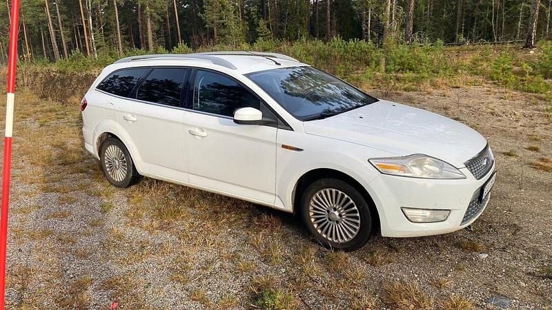 Vit Begagnad 2008 Ford Mondeo Kombi | 31 000 kr (Marknadspris) - Bild 1/4
