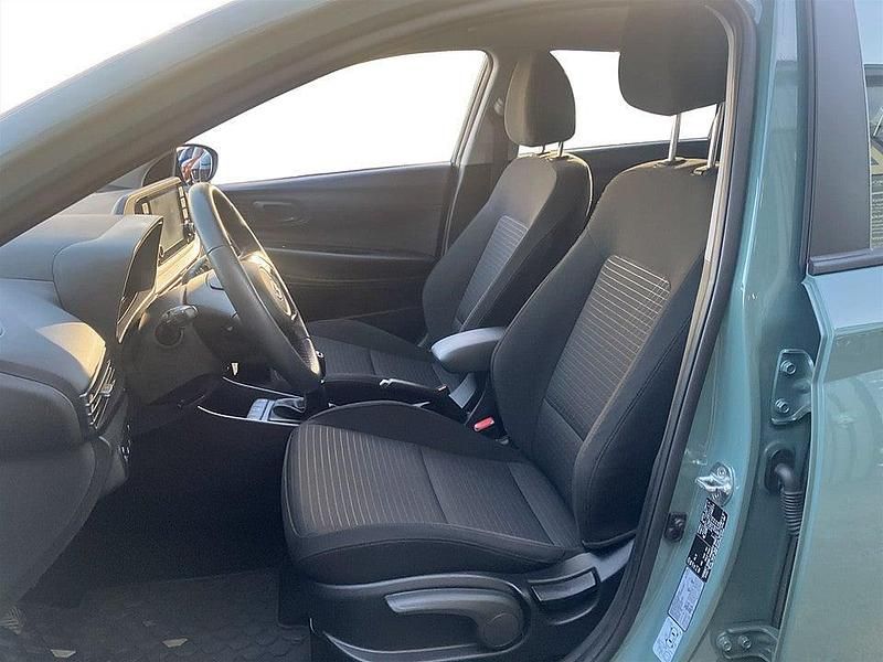 Begagnad Hyundai i20 Essential 84 HK (61 kW) 2022 Grön Halvkombi