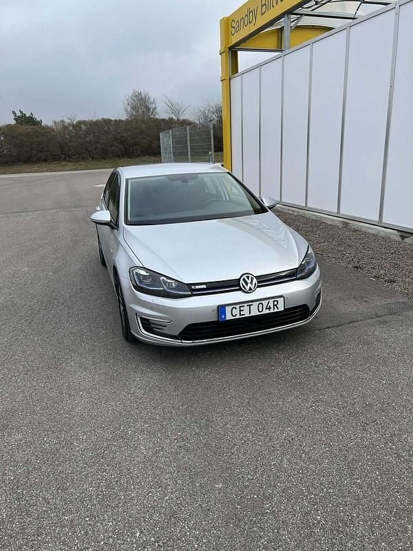 Begagnad 2019 VW e-Golf Halvkombi | 169 000 kr (Marknadspris) - Bild 1/3