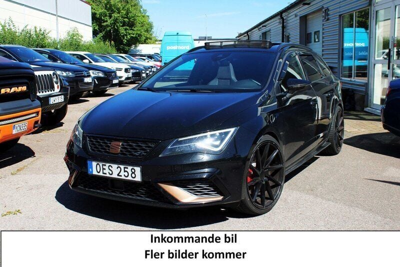 Svart Begagnad 2017 Cupra Leon Kombi | 238 900 kr (Marknadspris) - Bild 1/3