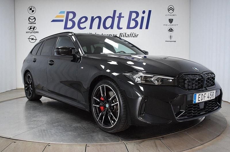 Svart Begagnad 2024 BMW M340 M Sport Sedan | 789 500 kr (Dyr) - Bild 1/3