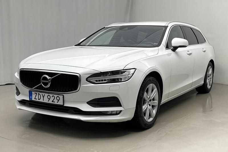 Vit Begagnad 2018 Volvo V90 Momentum Kombi | 149 000 kr (Superpris) - Bild 1/4