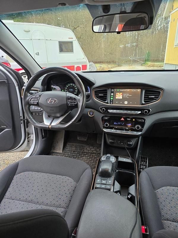 Begagnad Hyundai Ioniq 88 kW (120 HK) 2019 Halvkombi