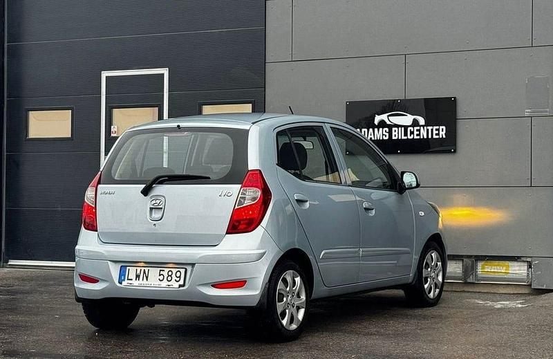 Begagnad Hyundai i10 69 HK (50 kW) 2011 Silver Halvkombi