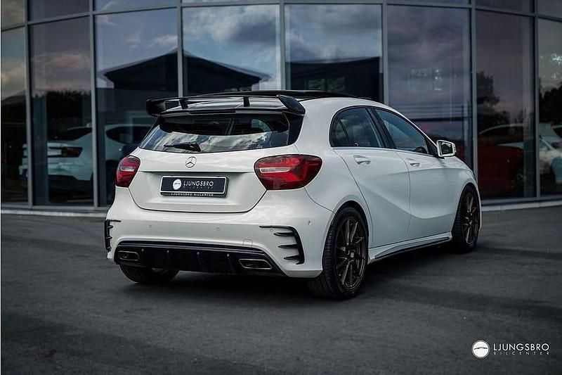 Begagnad Mercedes A45 AMG 381 HK (280 kW) 2015 Vit Kombi