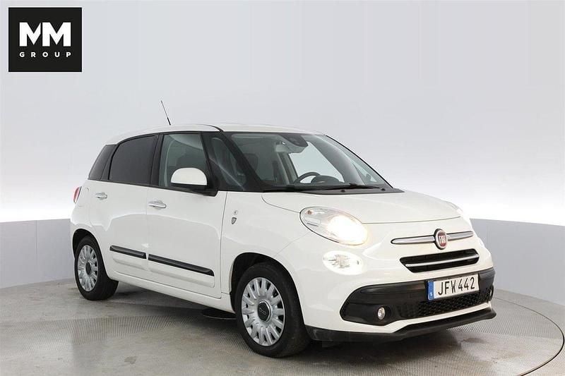 Vit Begagnad 2017 Fiat 500L Minibuss | 99 900 kr (Marknadspris) - Bild 1/4