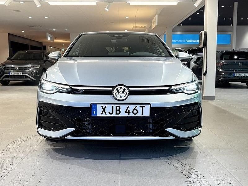 Ny VW Golf VIII R-line Edition 204 HK (150 kW) 2025 Kombi