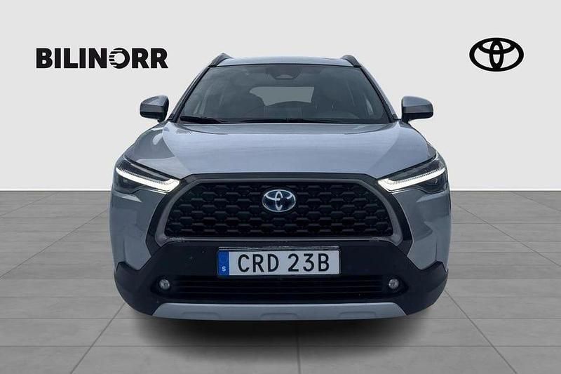 Begagnad Toyota Corolla Cross Style 200 HK (147 kW) 2023 Silver SUV