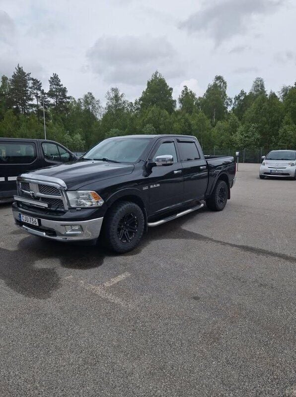 Svart Begagnad 2010 Dodge Ram Pickup | 165 000 kr (Superpris) - Bild 1/4
